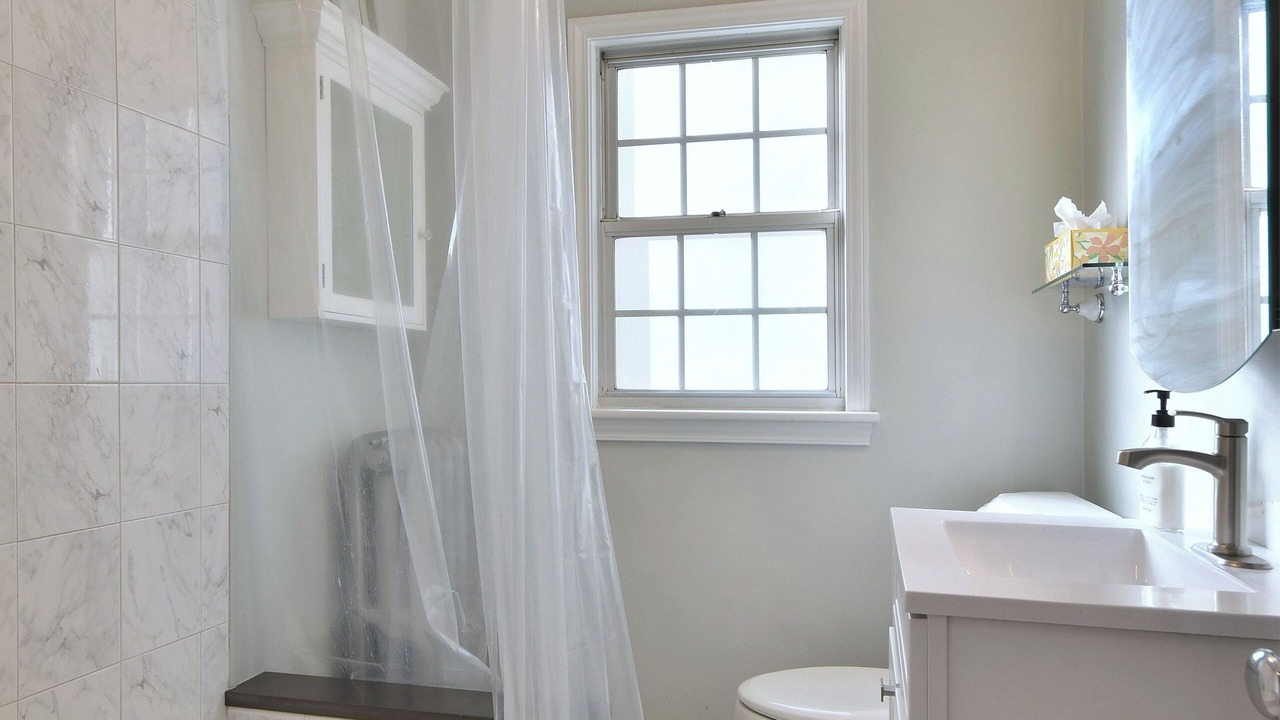 Photo of Bathroom in Oak Park