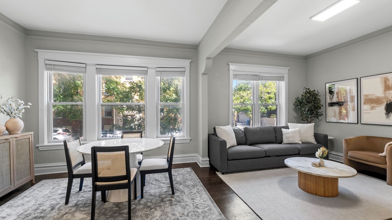 Photo of Livingroom in Lakewood-Balmoral