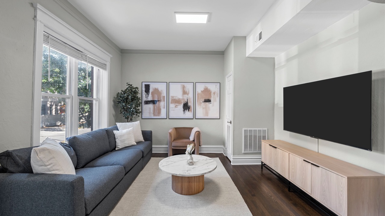 Photo of Livingroom in Lakewood-Balmoral
