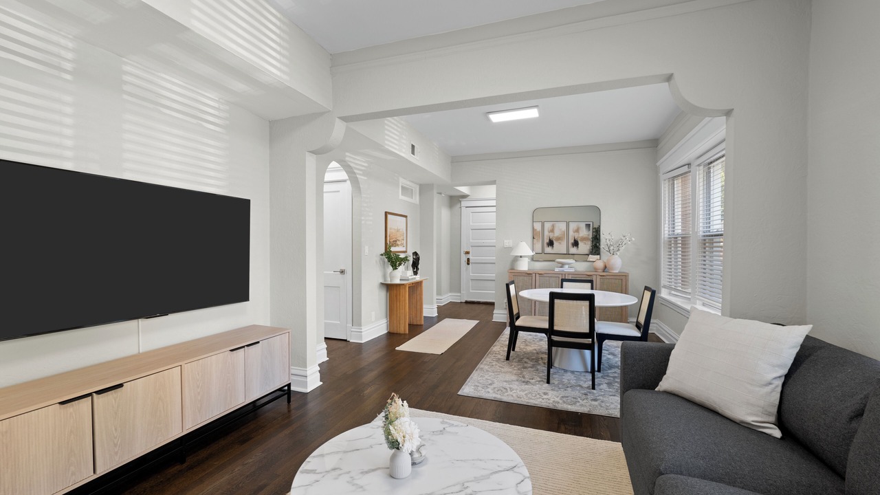 Photo of Livingroom in Lakewood-Balmoral