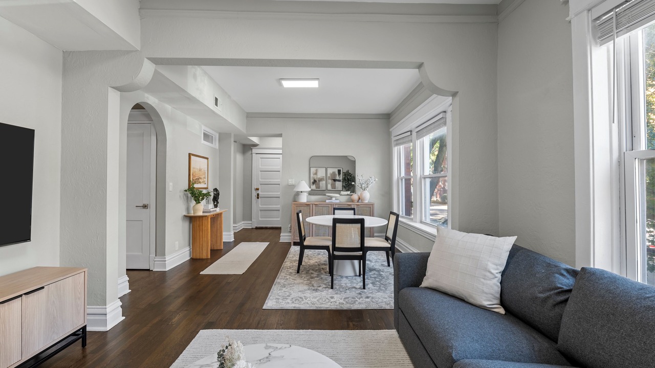 Photo of Livingroom in Lakewood-Balmoral