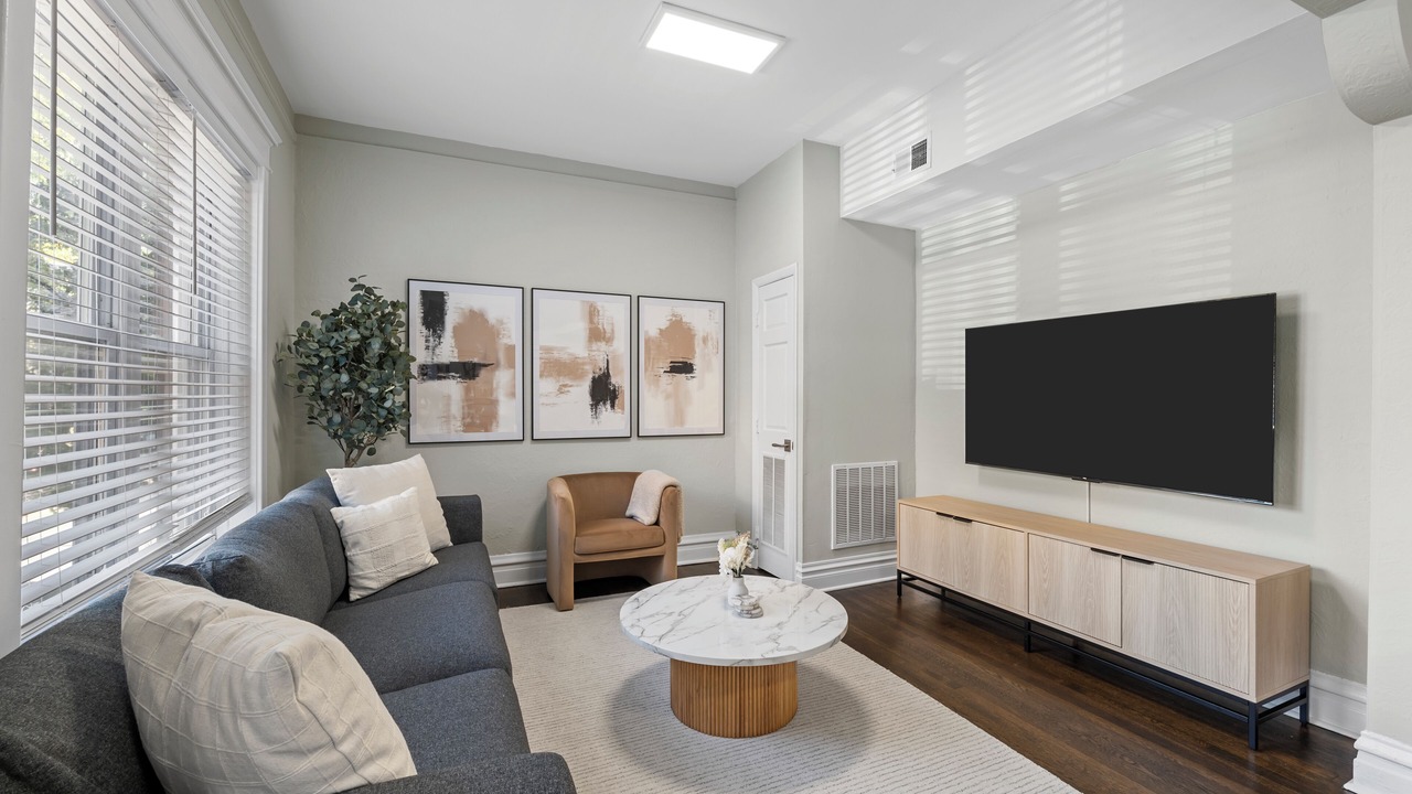 Photo of Livingroom in Lakewood-Balmoral