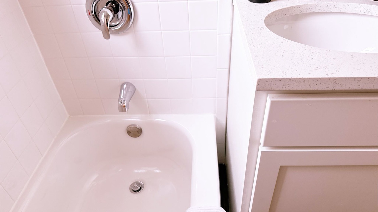 Photo of Bathroom in Rogers Park