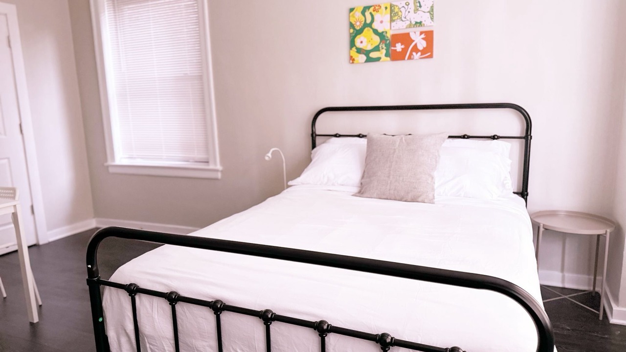 Photo of Bedroom in Rogers Park