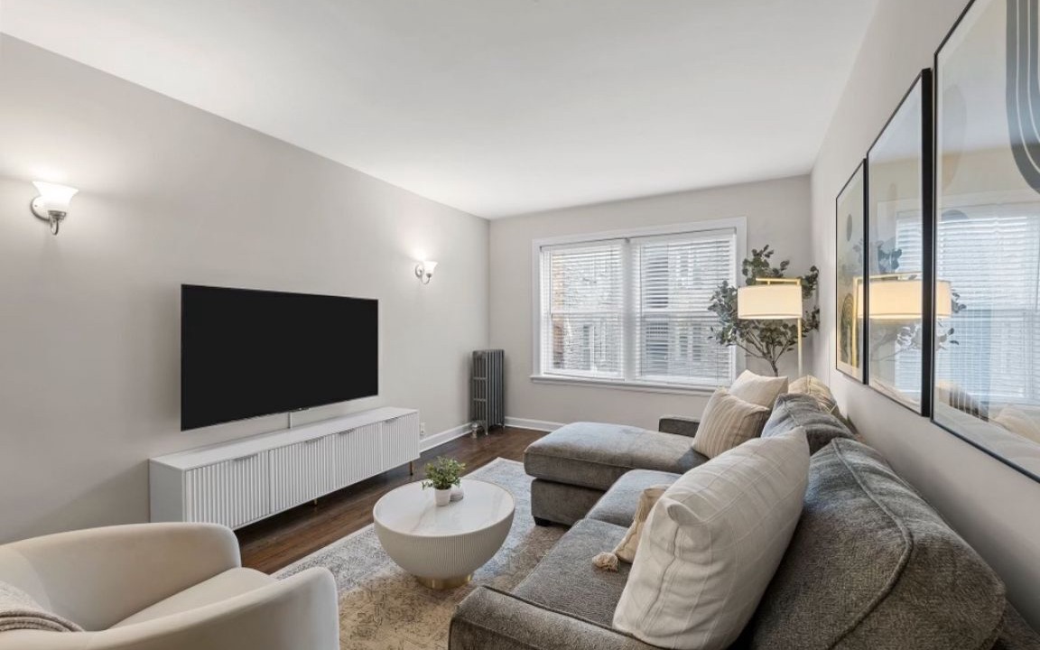 Photo of Livingroom in Ravenswood Manor