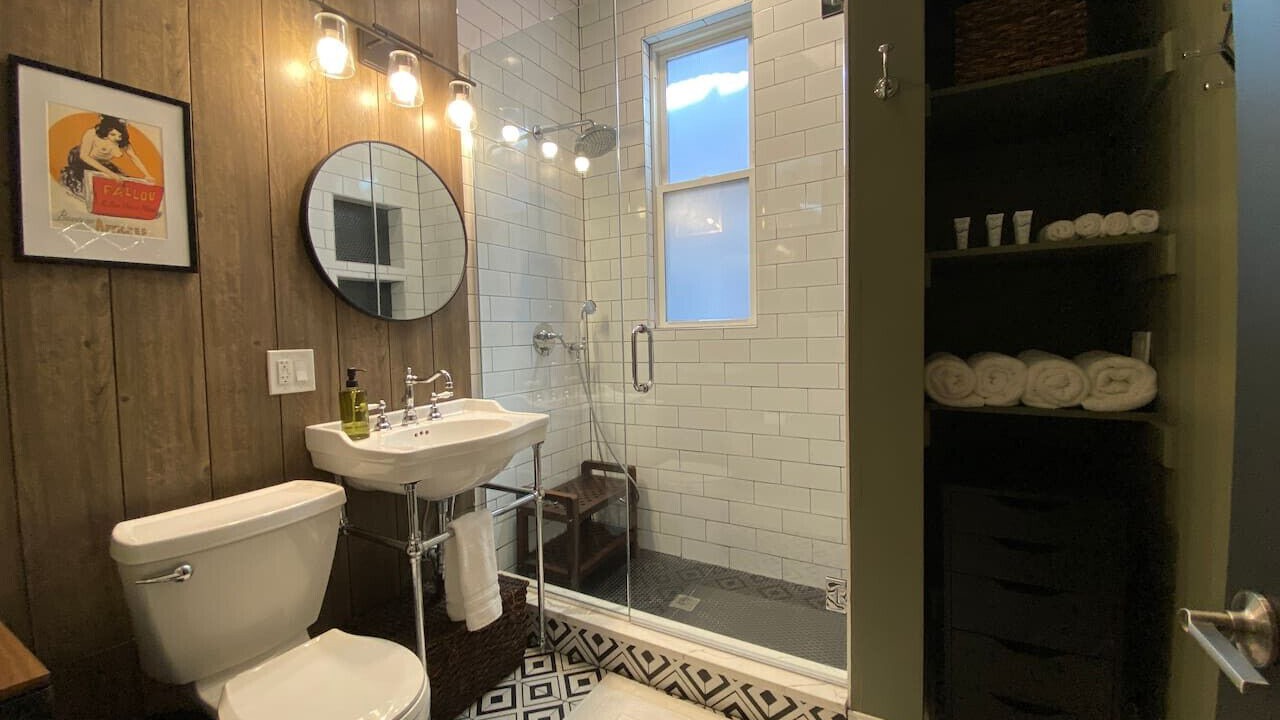 Photo of Bathroom in Ravenswood