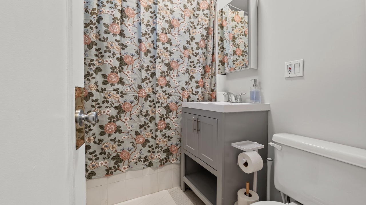 Photo of Bathroom in Ravenswood