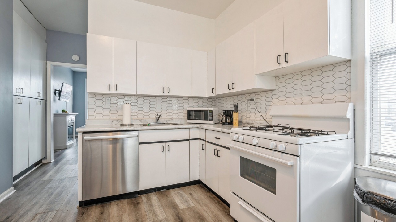Photo of Kitchen in West Lakeview
