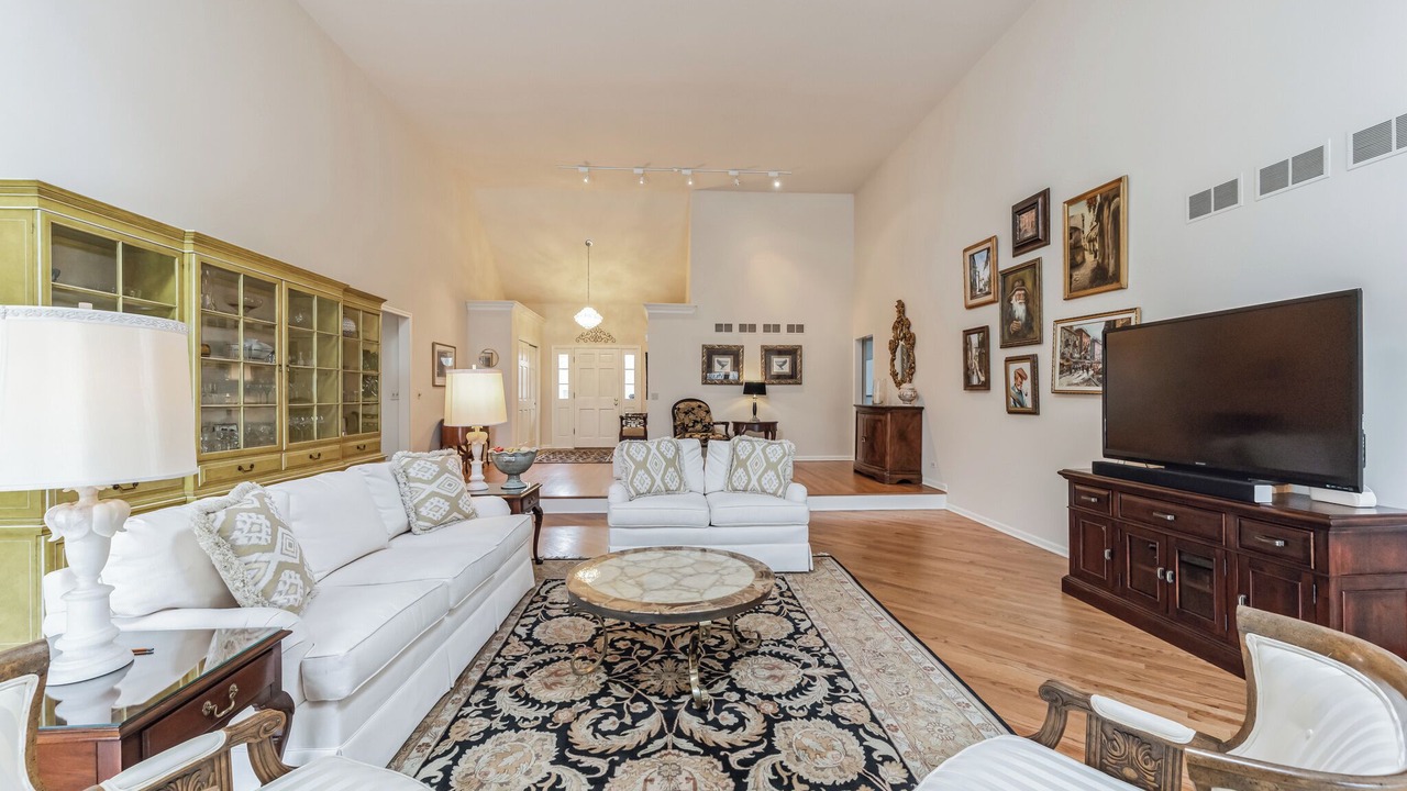 Photo of Livingroom in Fox Valley