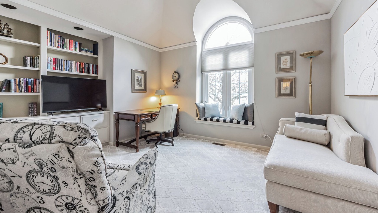 Photo of Livingroom in Fox Valley