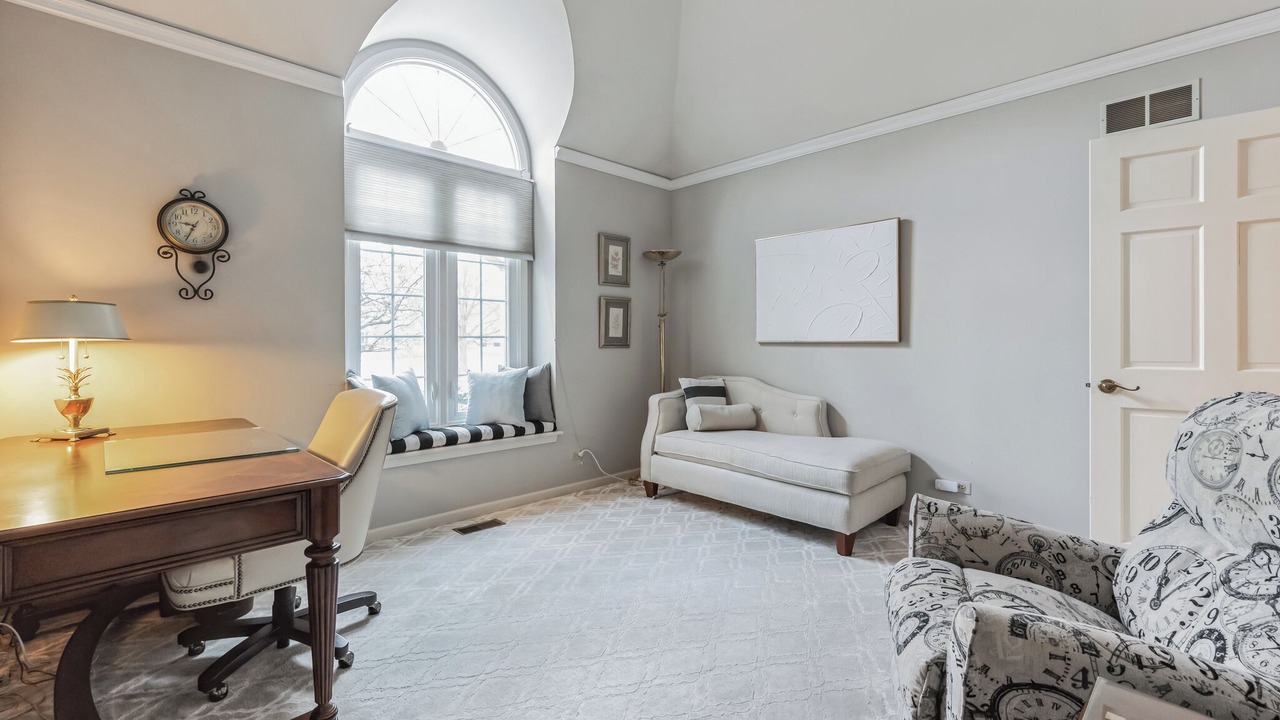Photo of Livingroom in Fox Valley