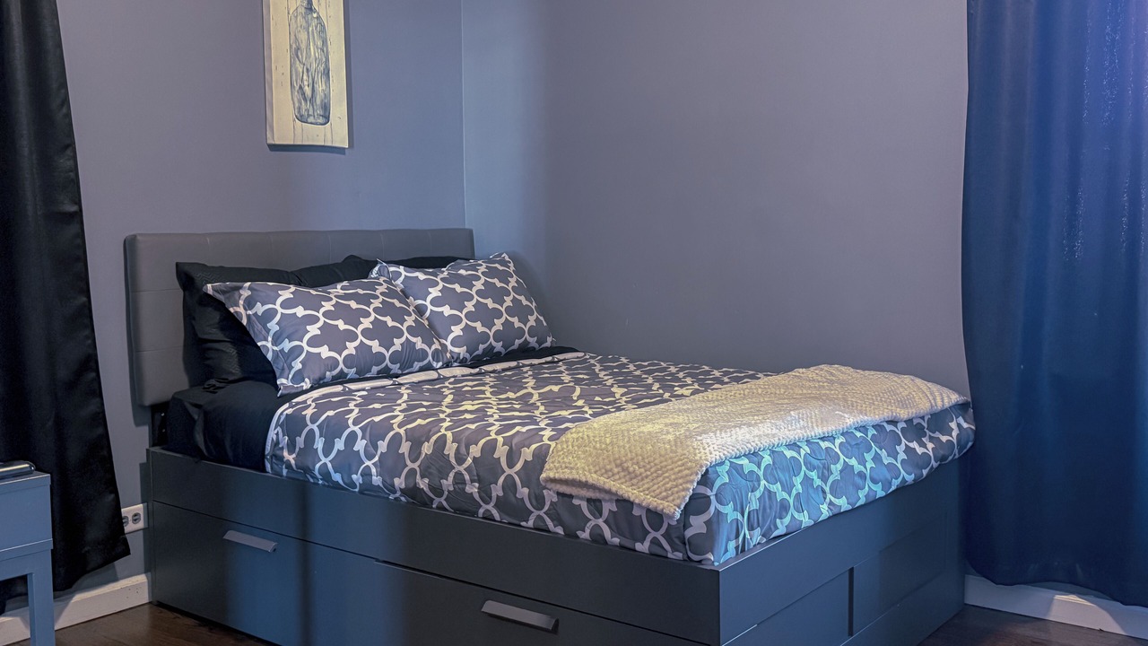 Photo of Bedroom in Burbank