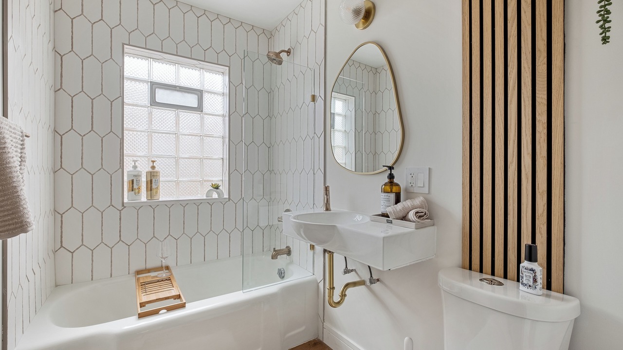 Photo of Bathroom in Skokie