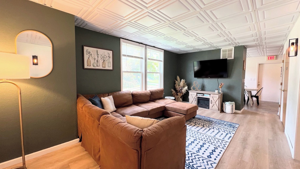 Photo of Livingroom in Champaign