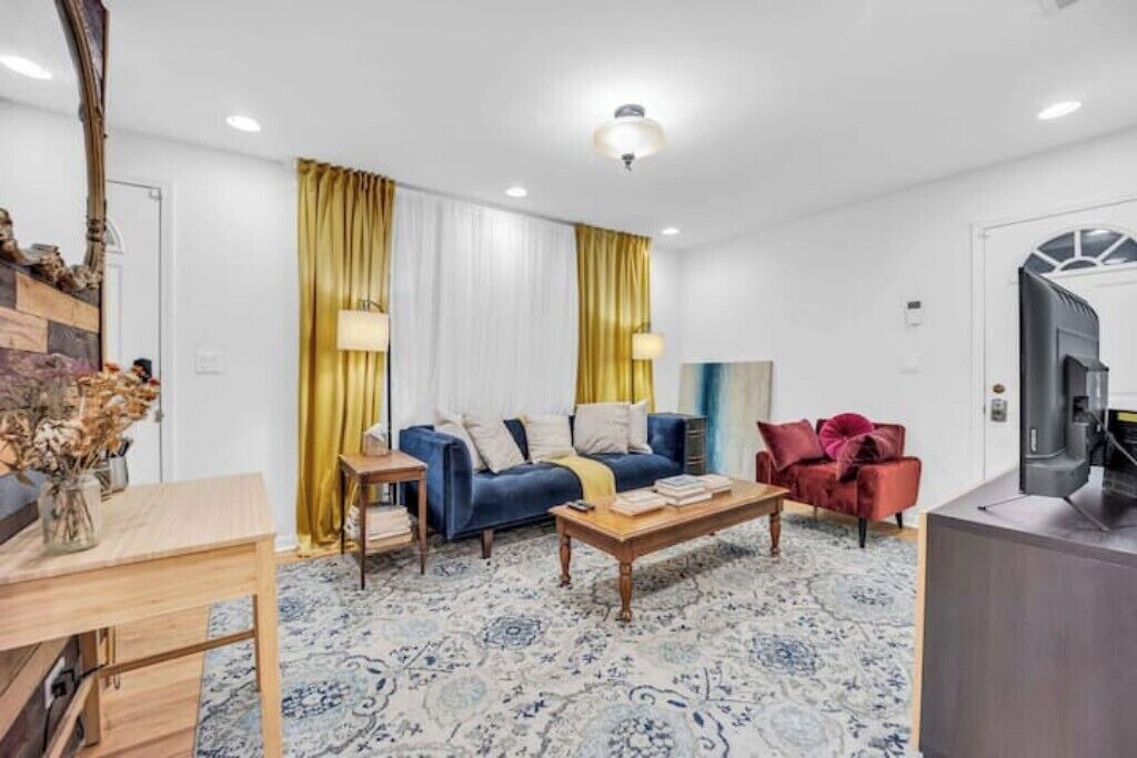 Photo of Livingroom in Logan Square