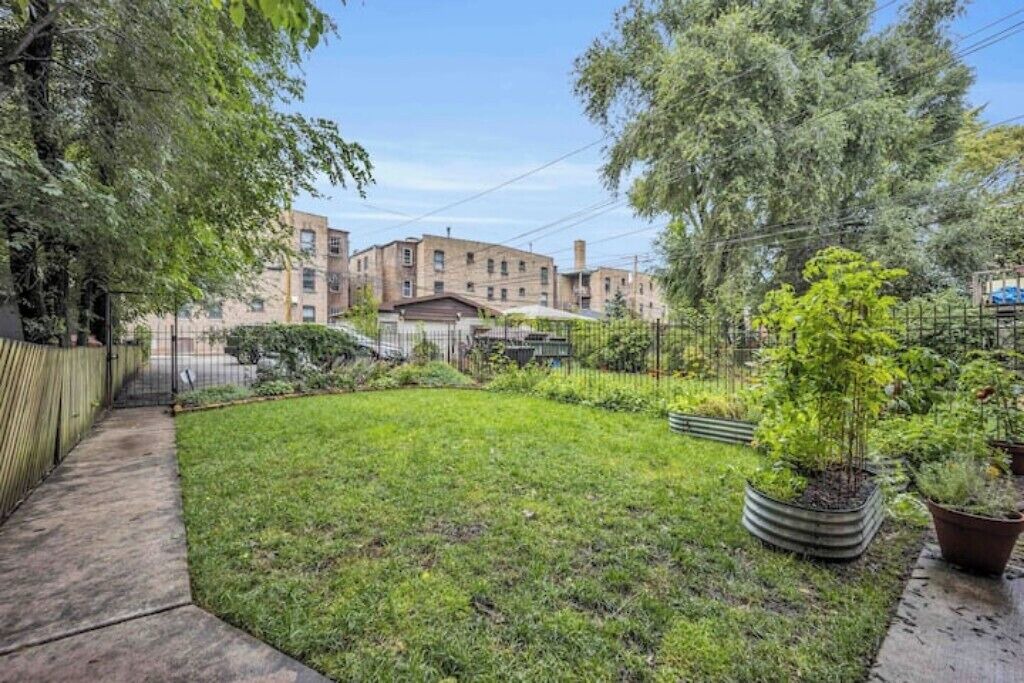 Photo of Outdoor in Logan Square