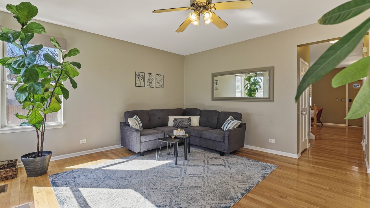 Photo of Livingroom in St. Charles