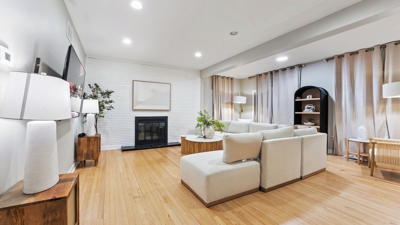 Photo of Livingroom in Oak Park