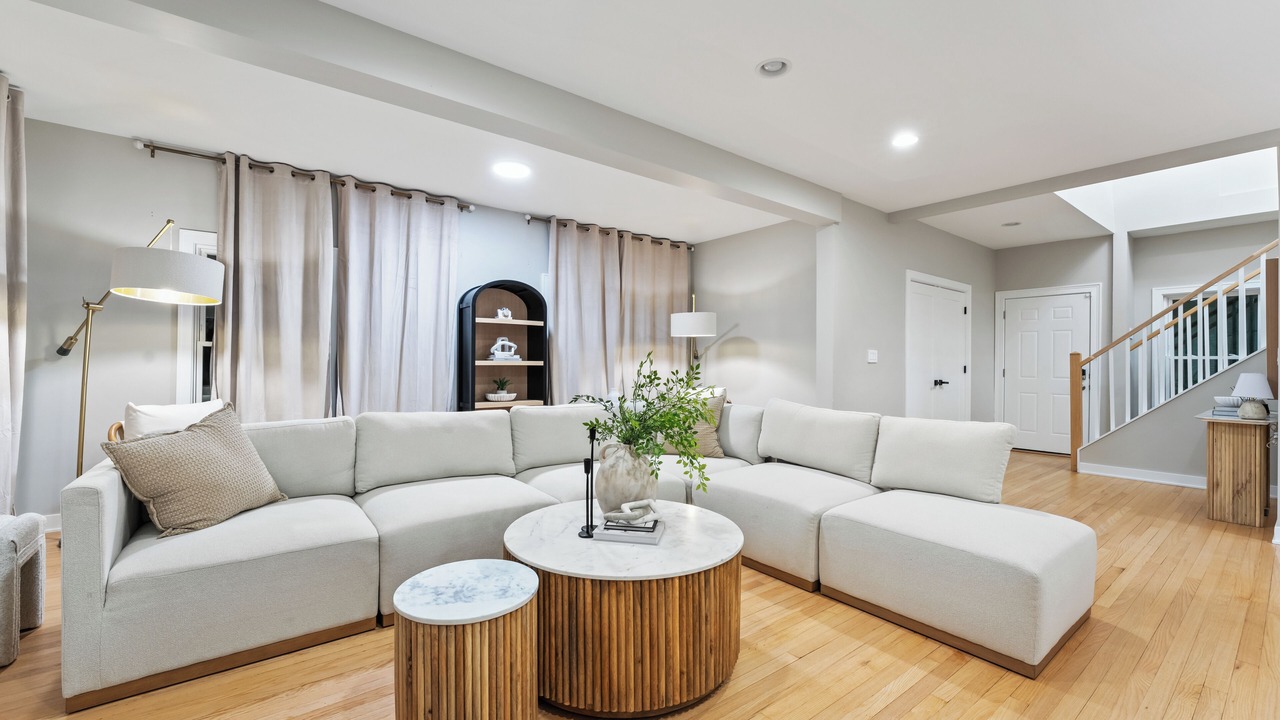 Photo of Livingroom in Oak Park