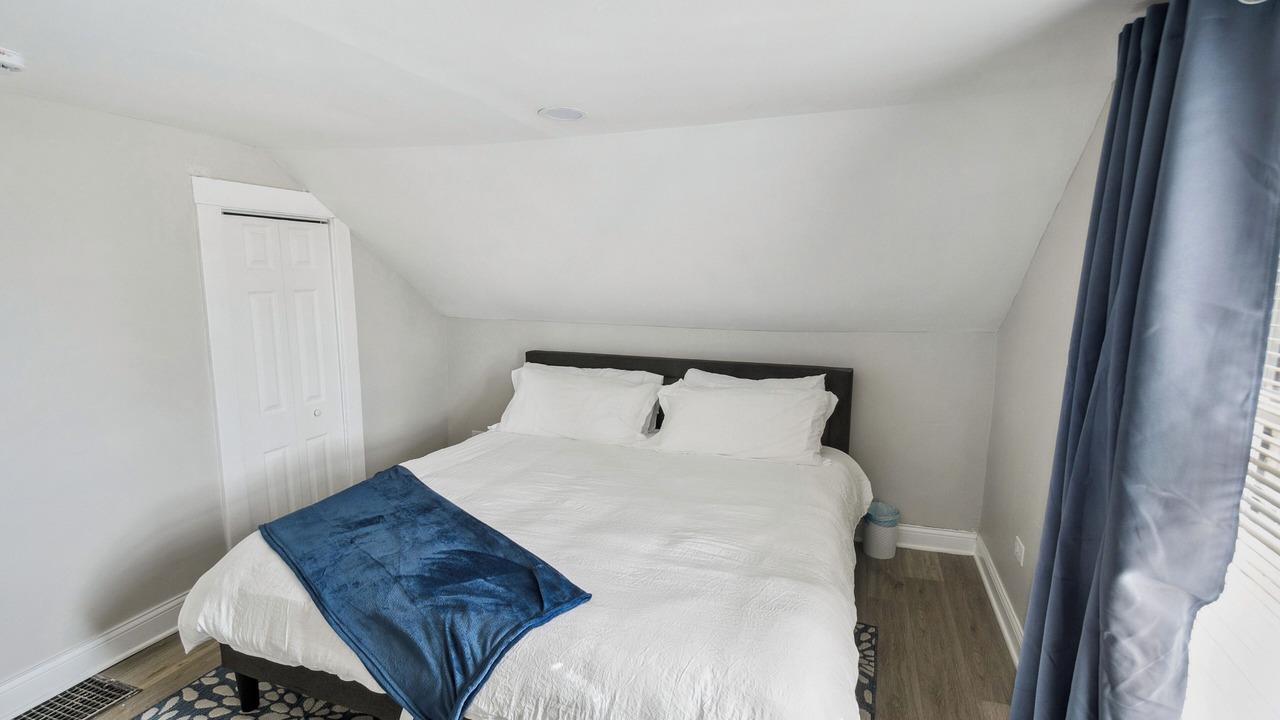 Photo of Bedroom in Russell