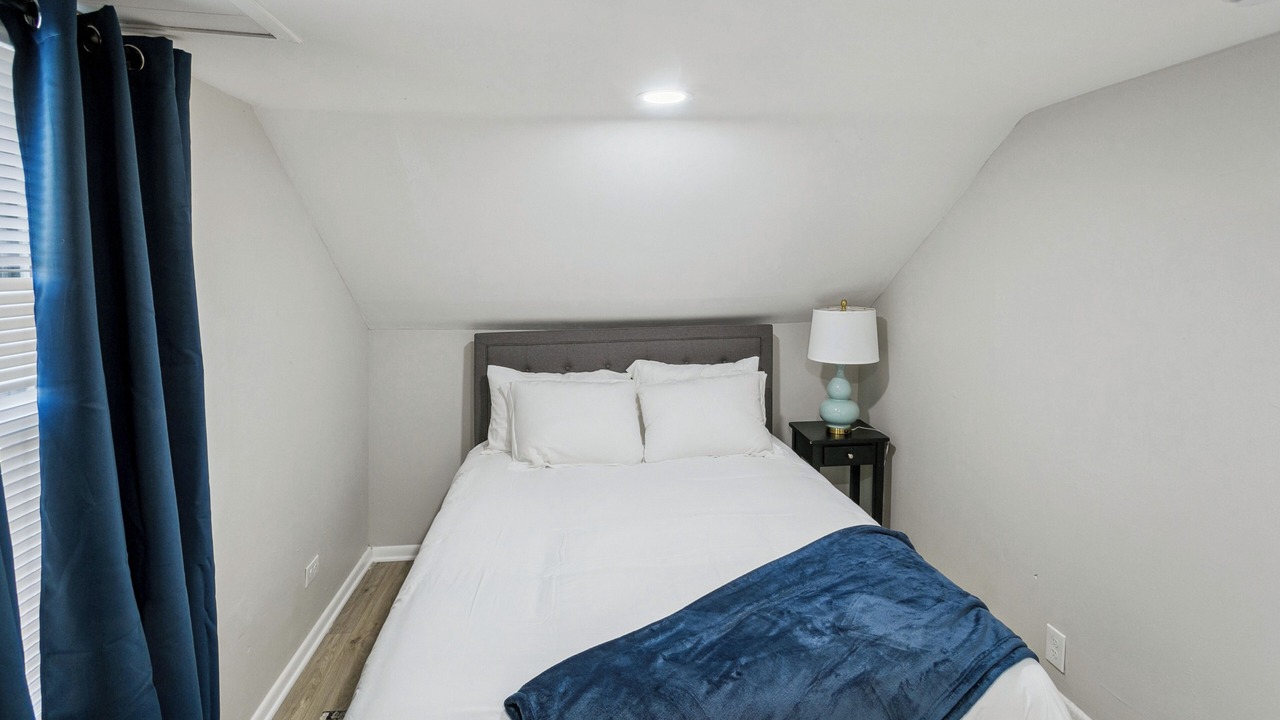 Photo of Bedroom in Russell