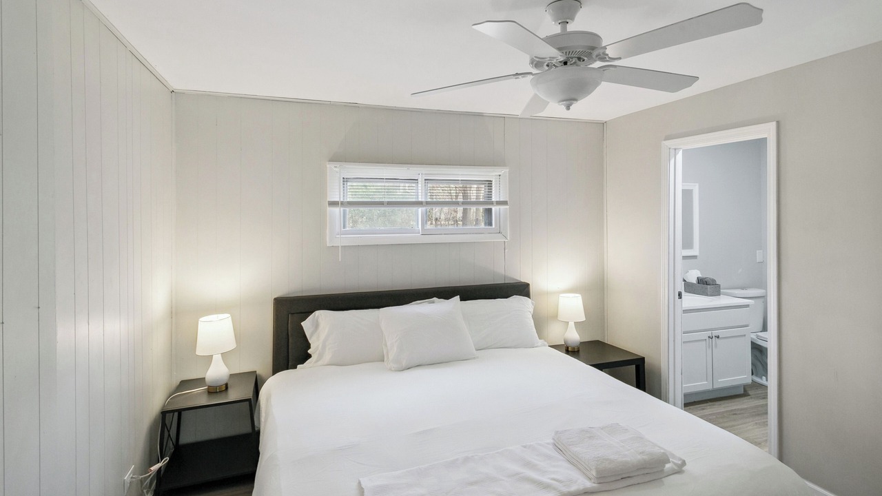 Photo of Bedroom in Russell