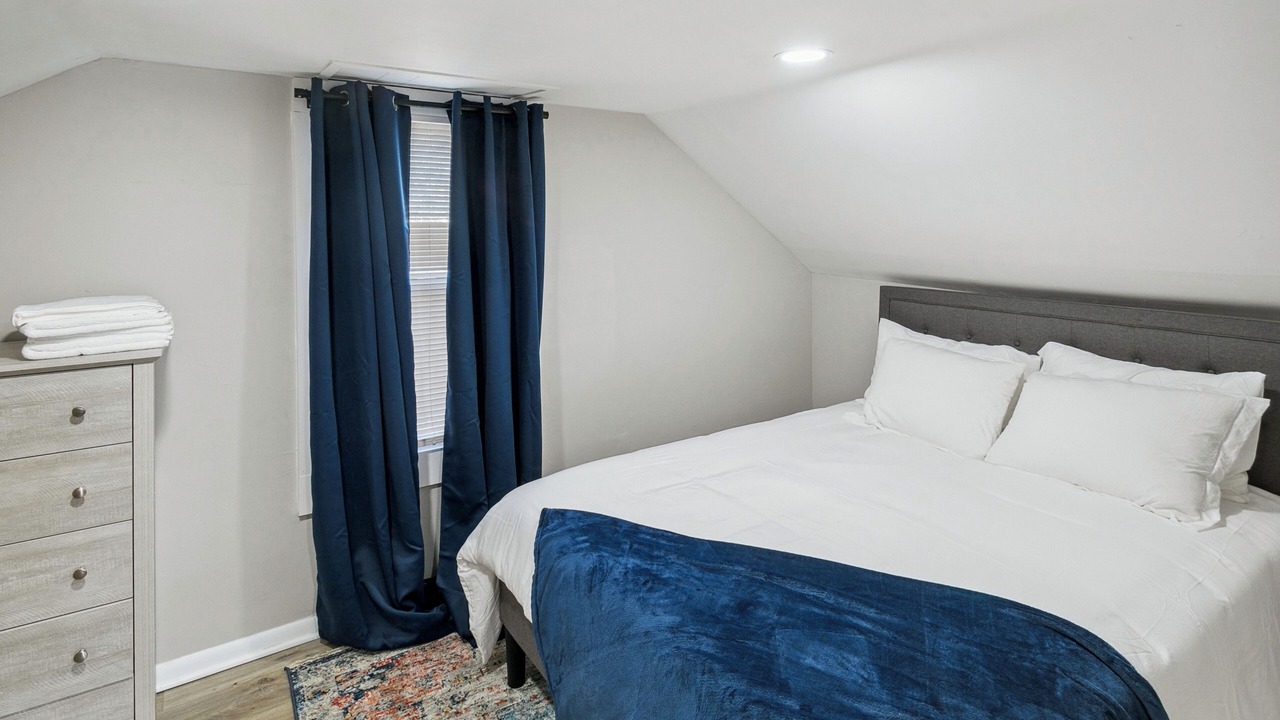 Photo of Bedroom in Russell