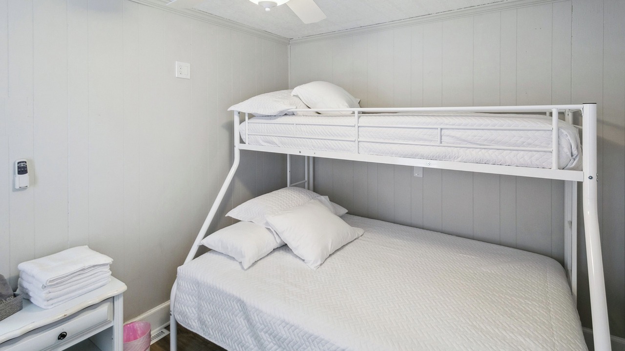 Photo of Bedroom in Russell