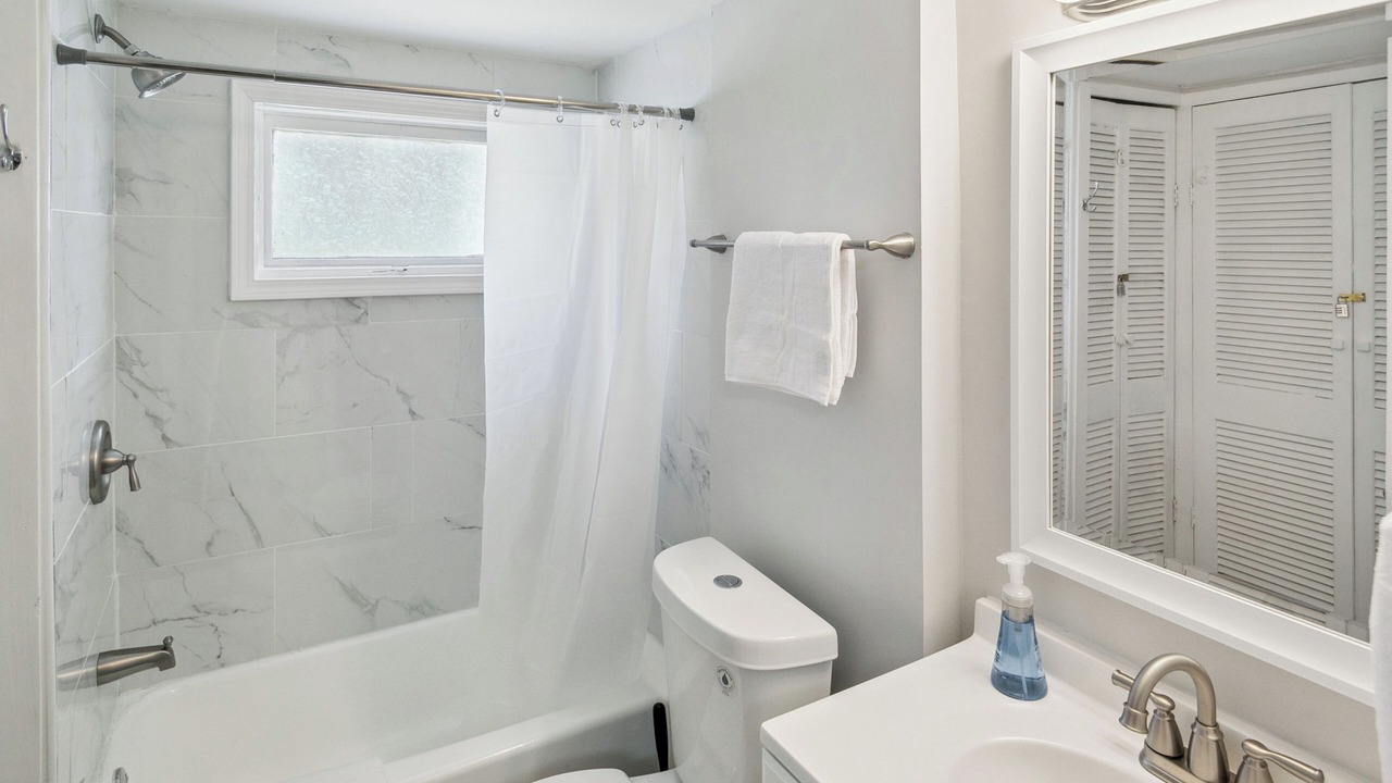 Photo of Bathroom in Russell