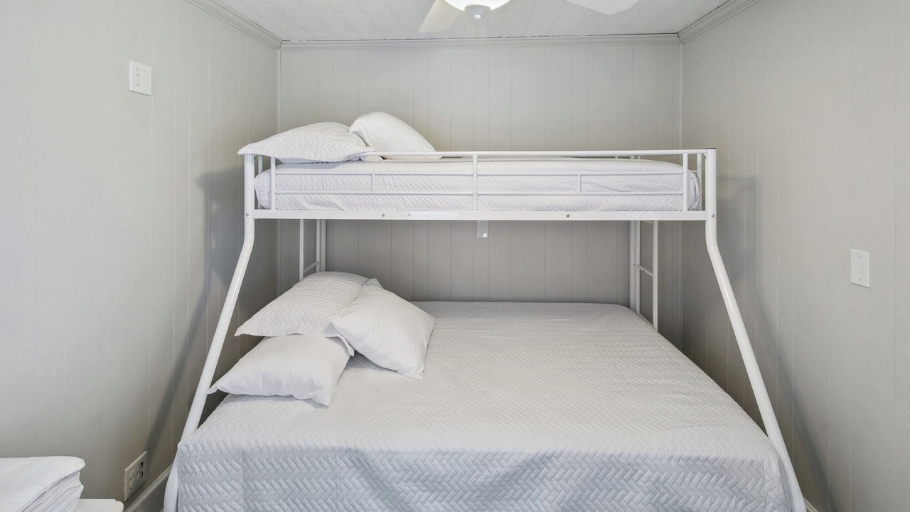 Photo of Bedroom in Russell