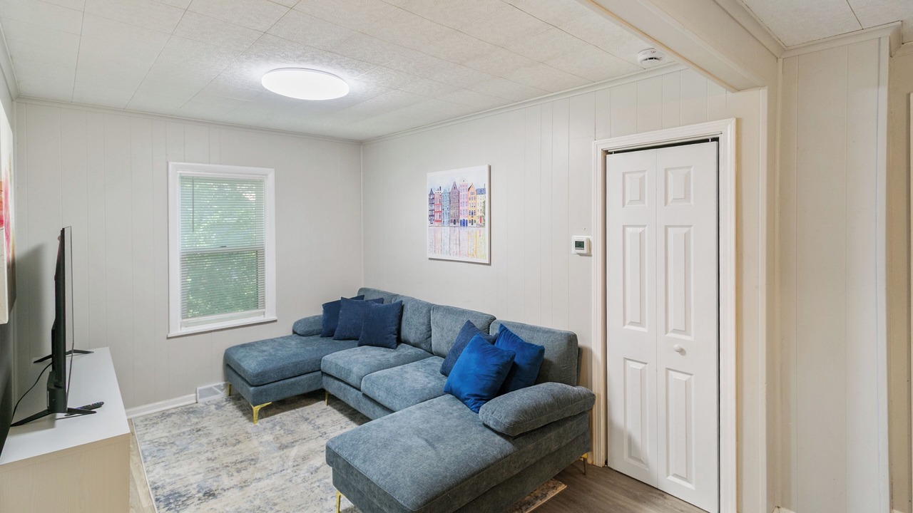 Photo of Livingroom in Russell