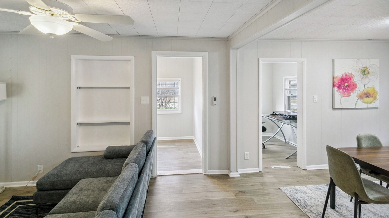 Photo of Livingroom in Russell