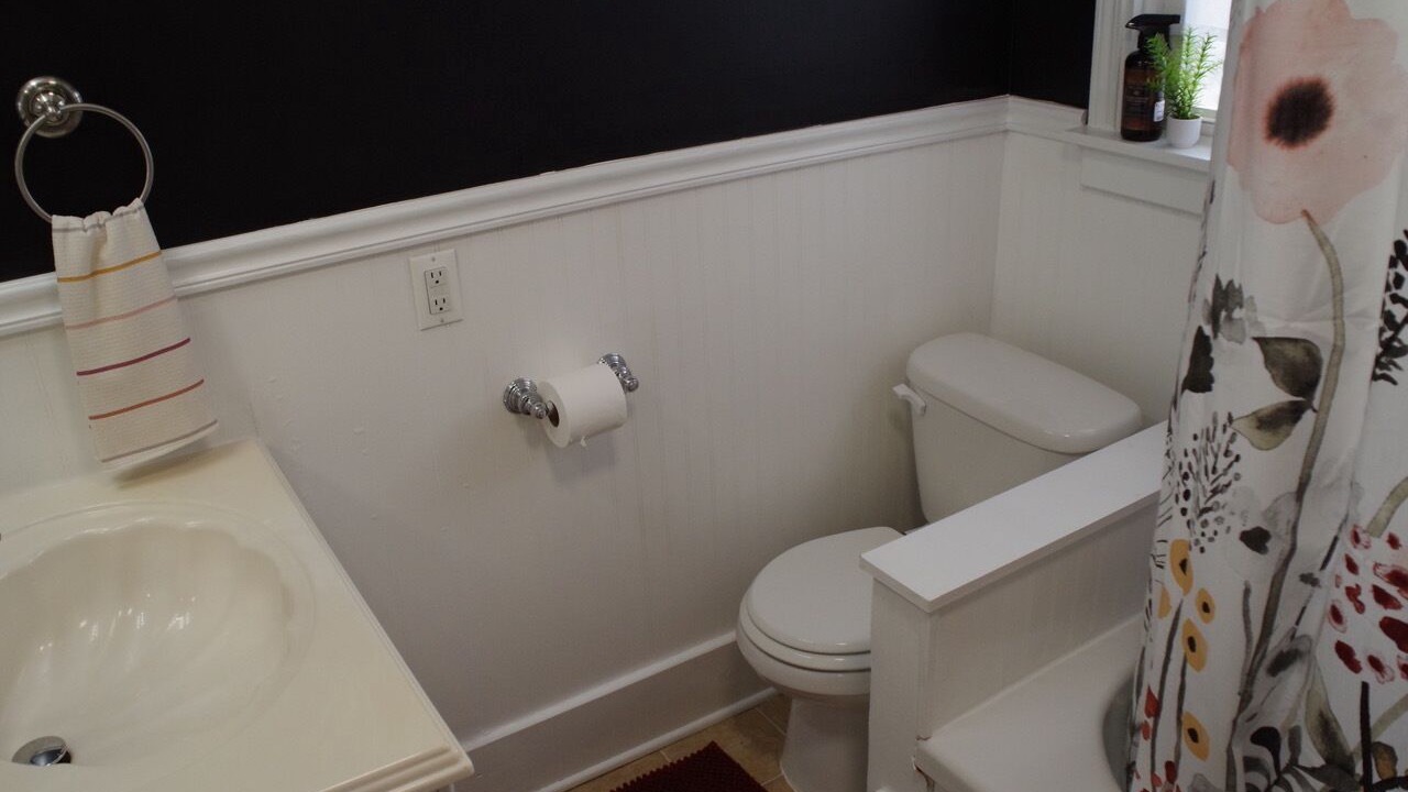 Photo of Bathroom in Galesburg