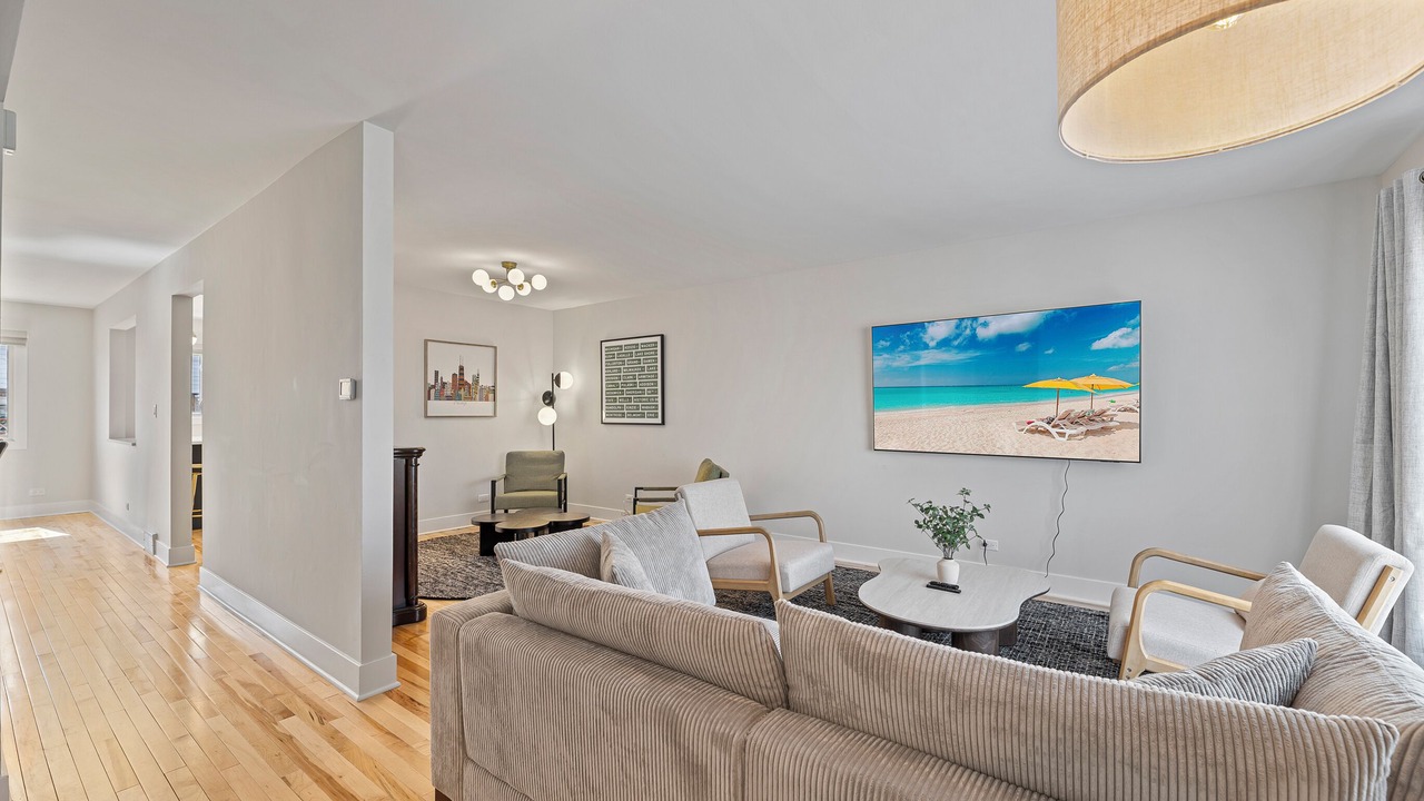 Photo of Livingroom in Des Plaines
