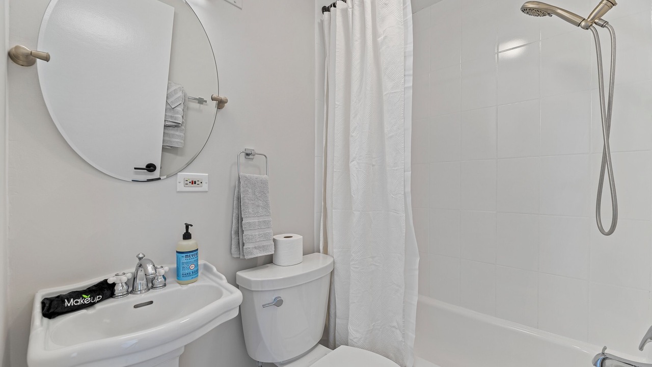 Photo of Bathroom in Des Plaines