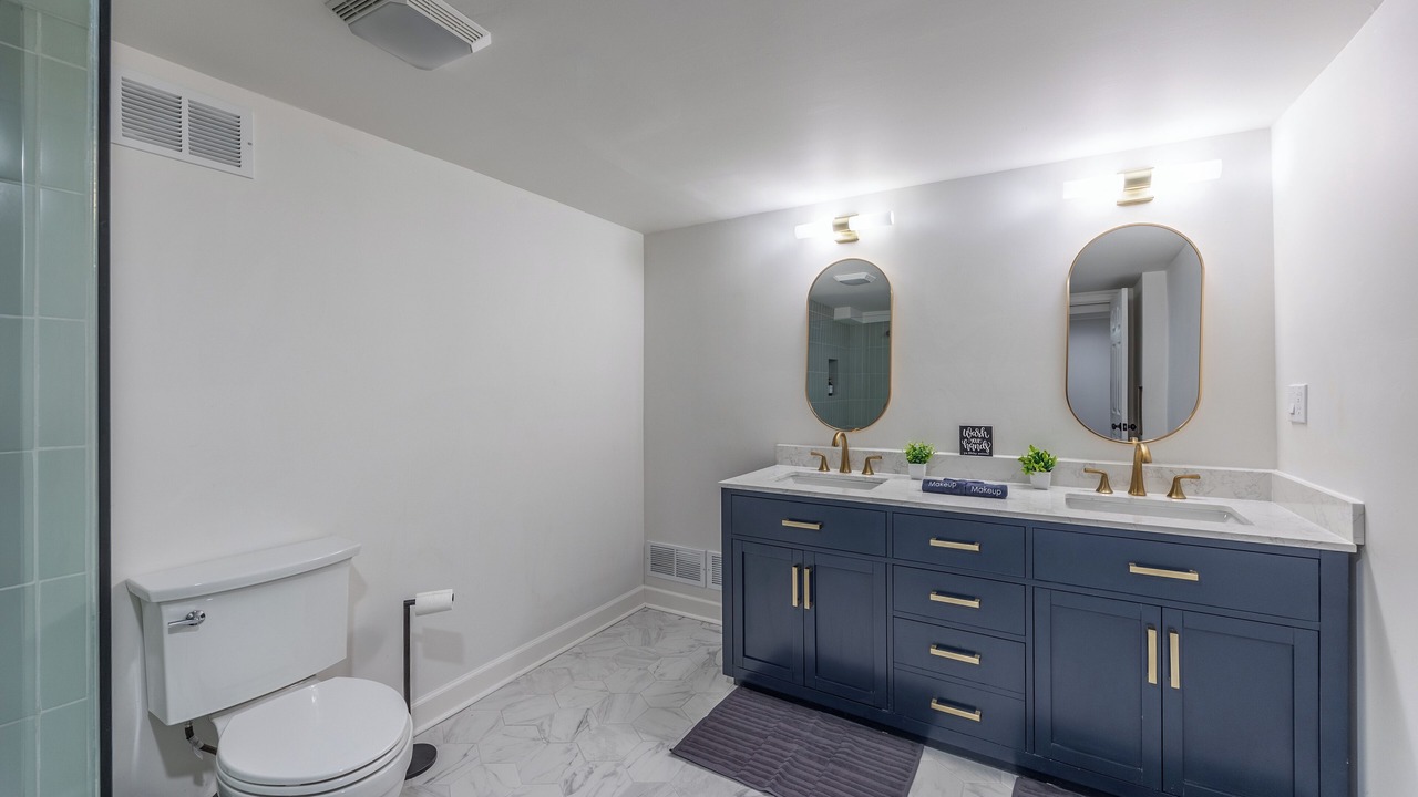 Photo of Bathroom in Highland Park