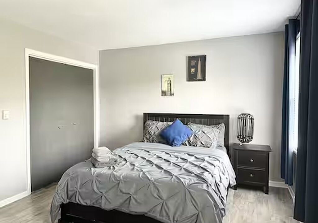 Photo of Bedroom in Yorkville
