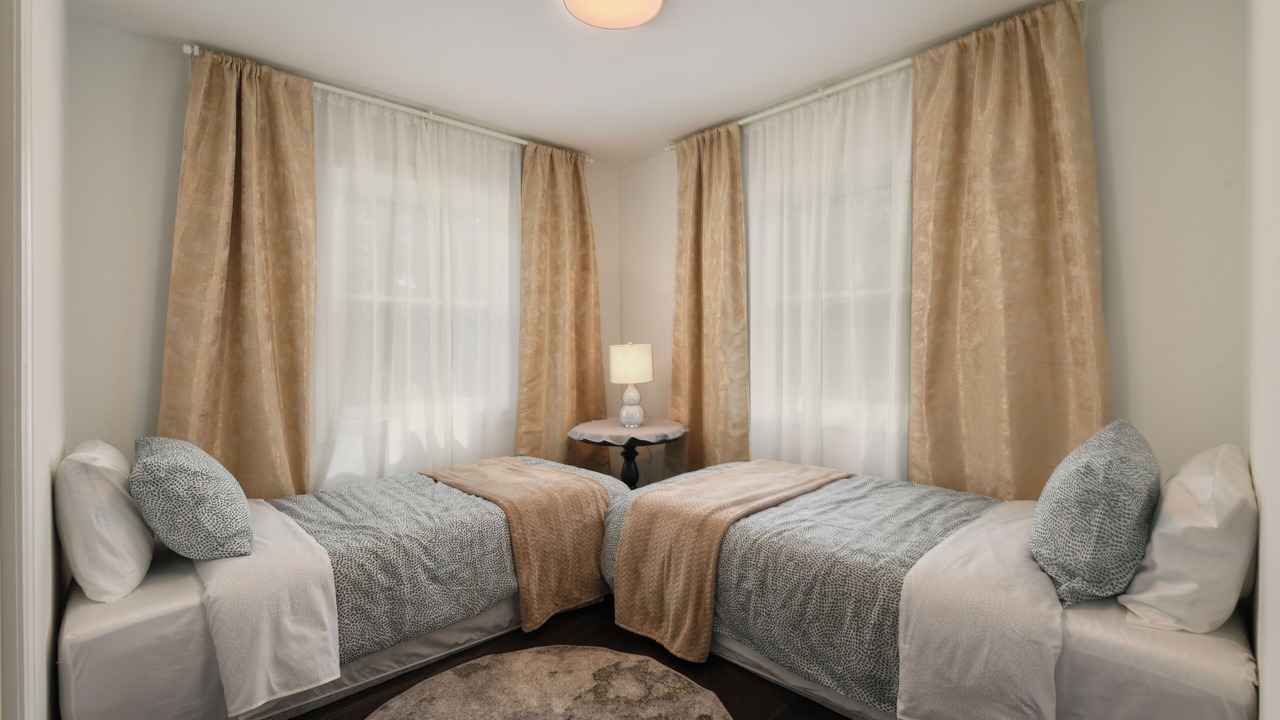 Photo of Bedroom in Burr Ridge