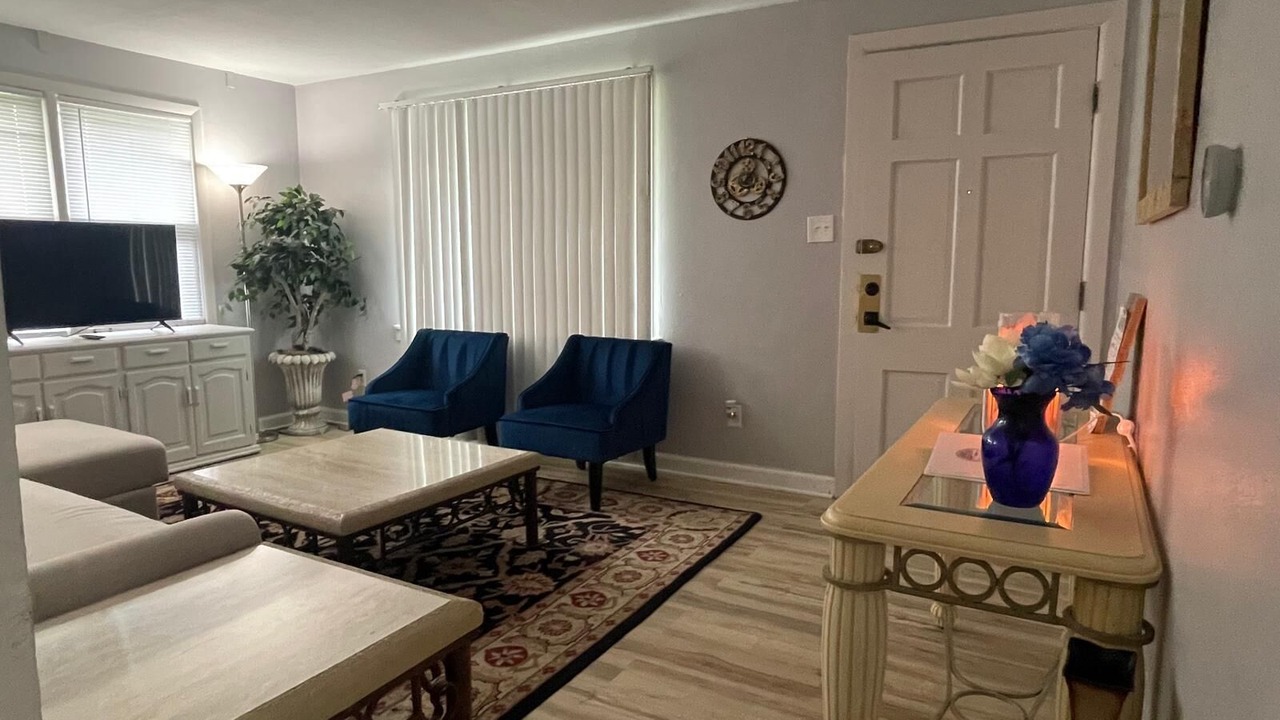 Photo of Livingroom in Waukegan