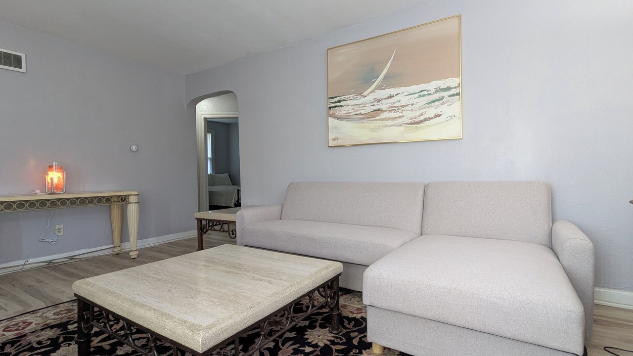 Photo of Livingroom in Waukegan