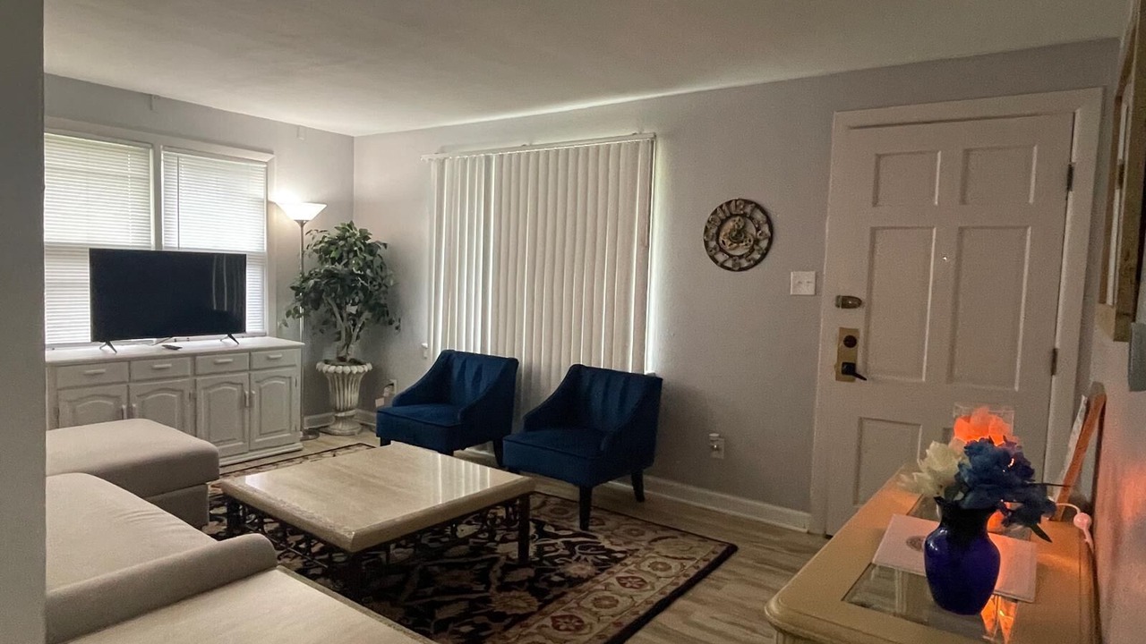 Photo of Livingroom in Waukegan