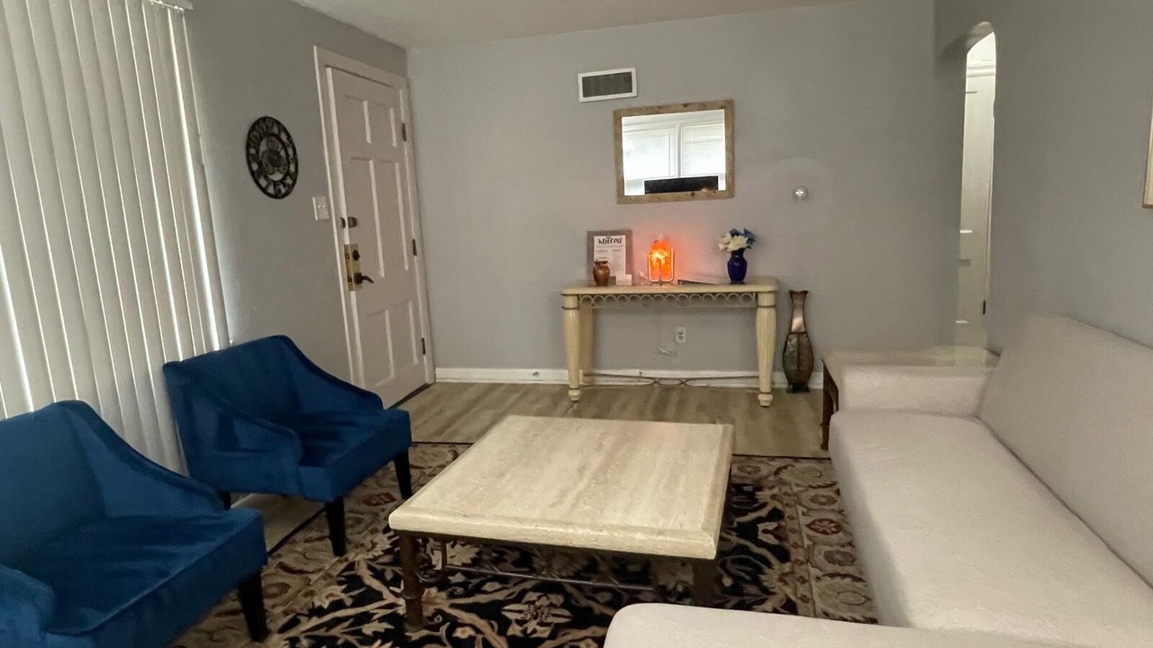 Photo of Livingroom in Waukegan