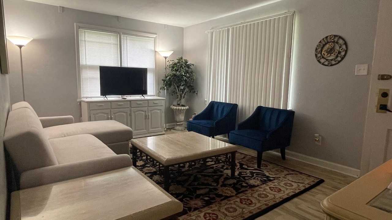 Photo of Livingroom in Waukegan