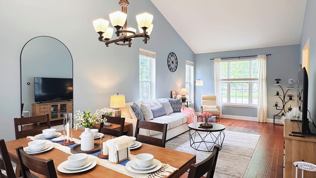 Photo of Livingroom in Fox Valley