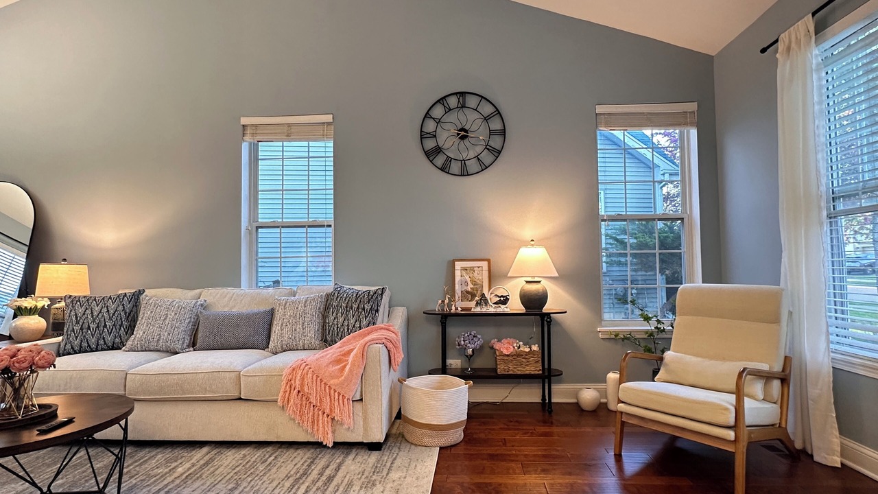 Photo of Livingroom in Fox Valley