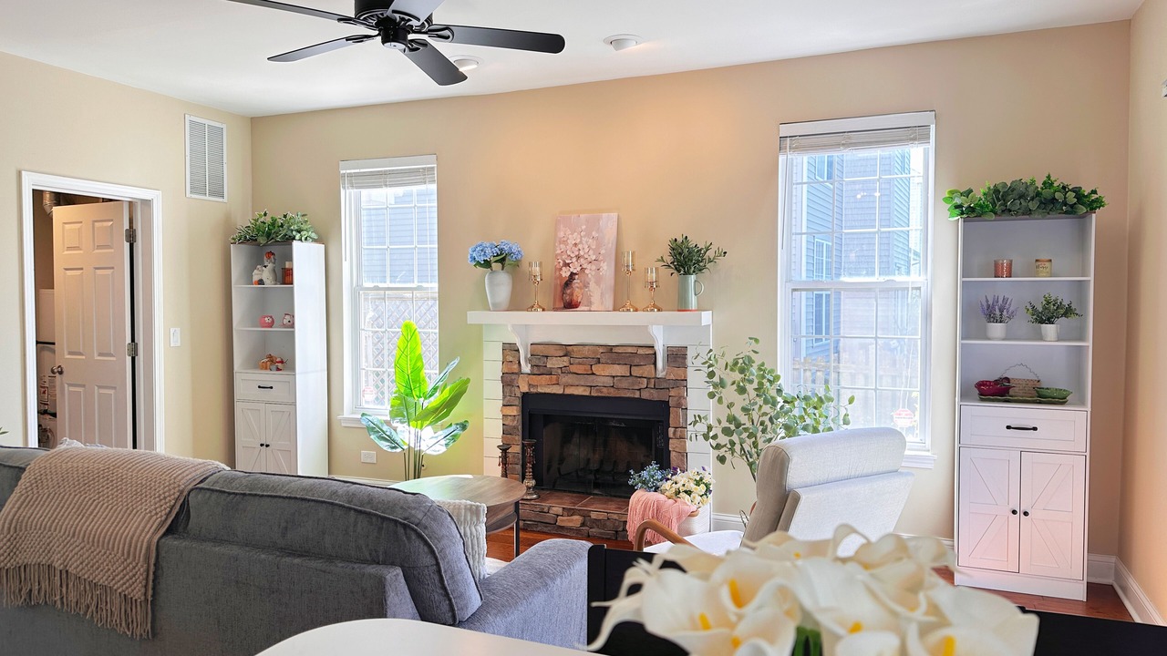 Photo of Livingroom in Fox Valley