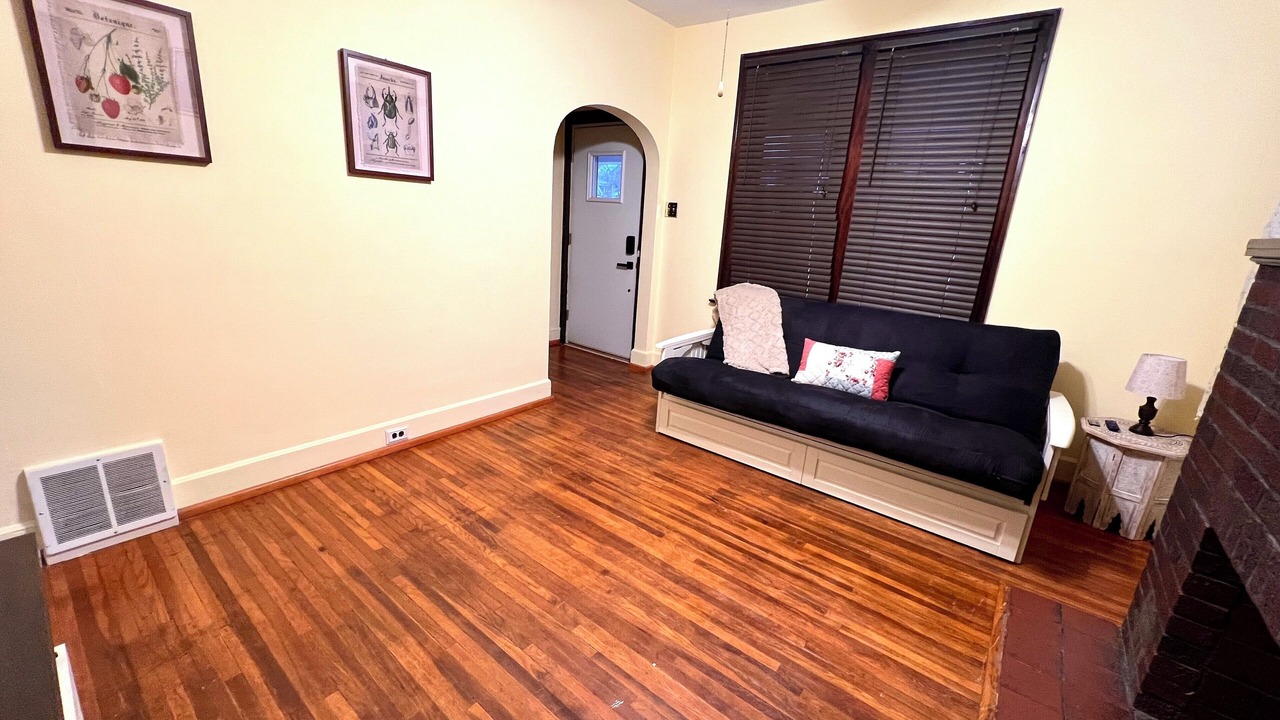 Photo of Livingroom in Belleville