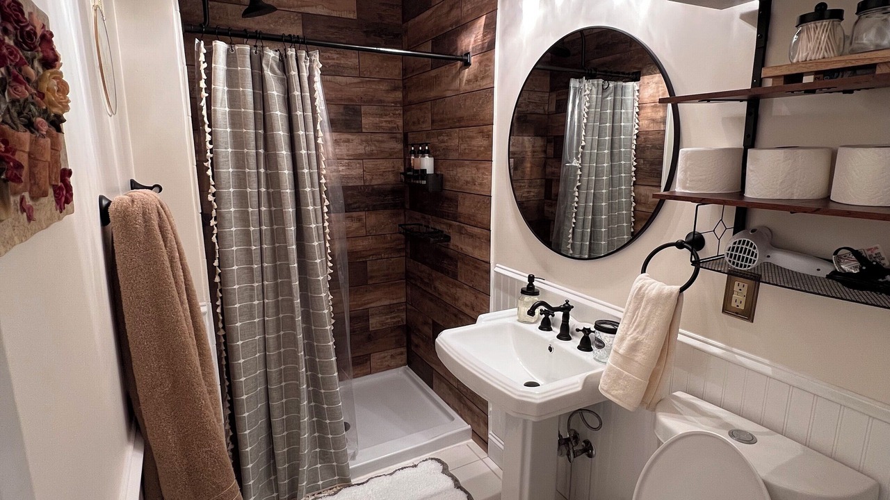Photo of Bathroom in Belleville