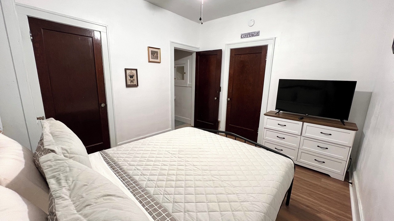 Photo of Bedroom in Belleville
