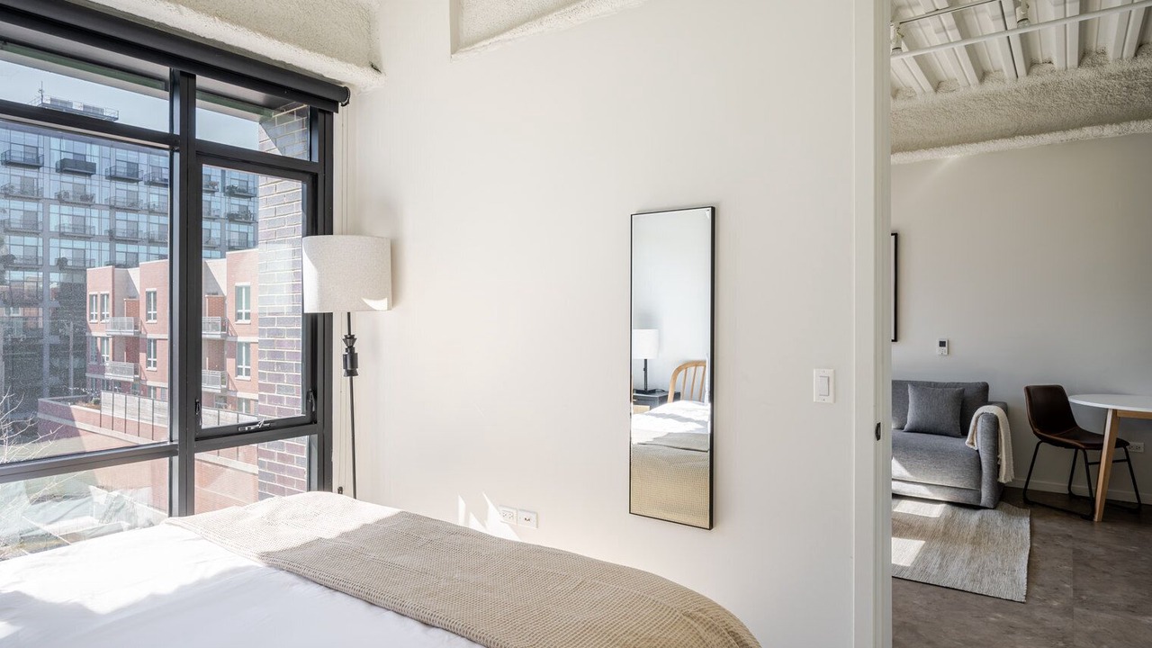 Photo of Bedroom in Near West Side